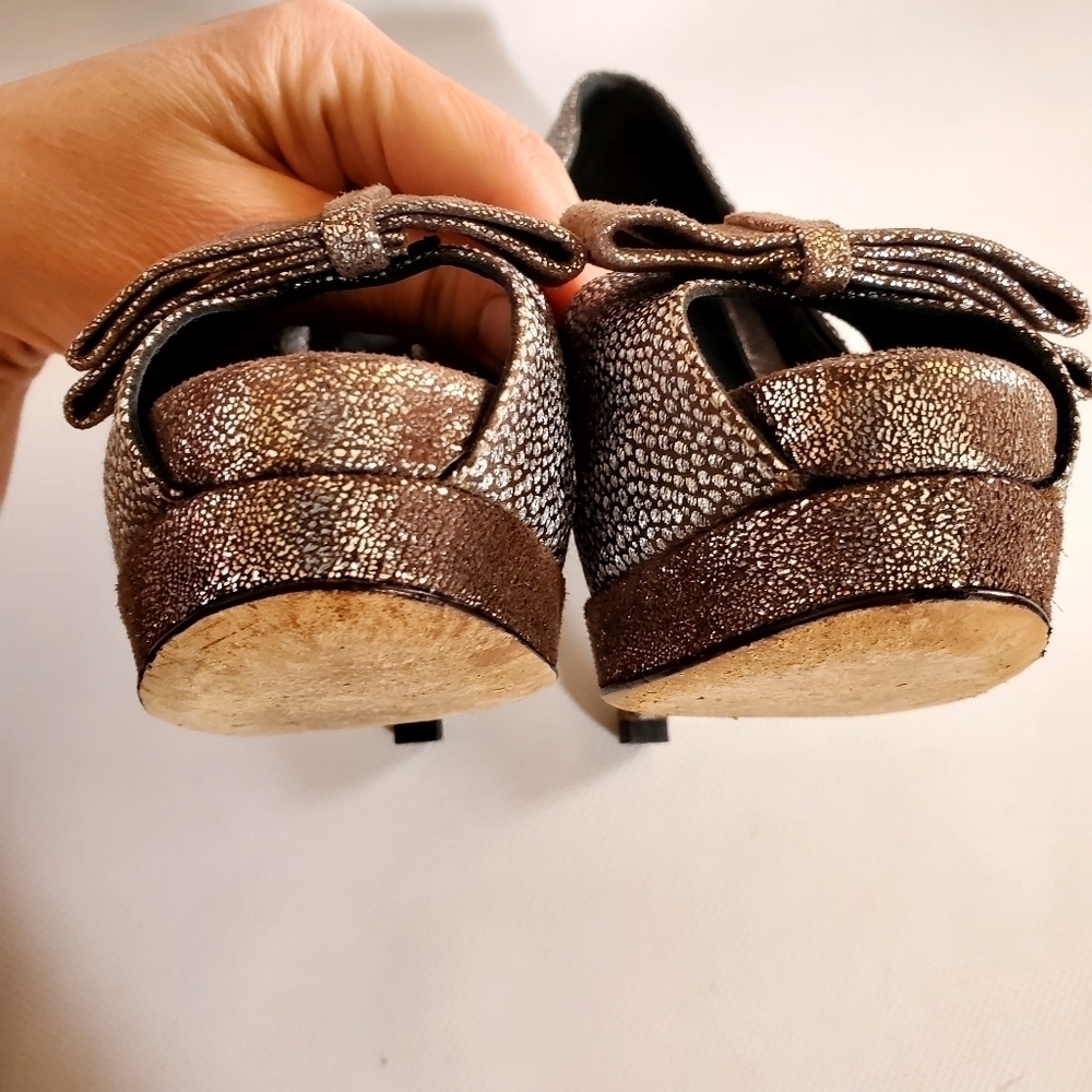 Fendi Metallic Brocade Bow Platform Peep Toe Pumps Silver Size 38.5 - Picture 8 of 13